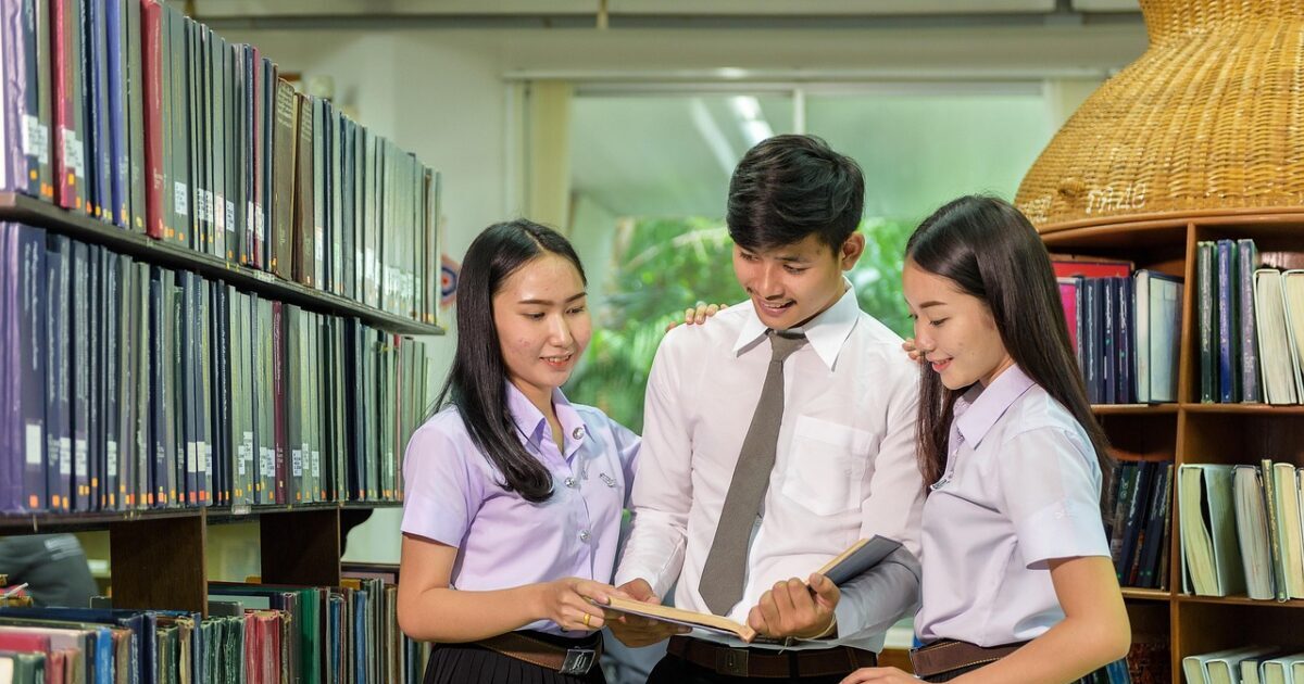 【2025年最新版】タイで就職・採用するなら必見！企業評価で選ぶ大学ランキング＆注目ポイント